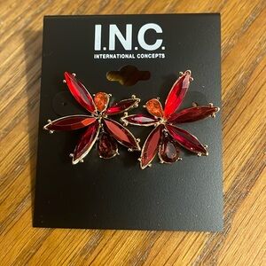 NWT *** RED I.N.C. International Concepts Flower Stud Earrings